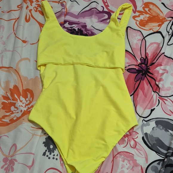 Lulu's Yellow One Piece Swimsuit Size Large NWT - Picture 1 of 7